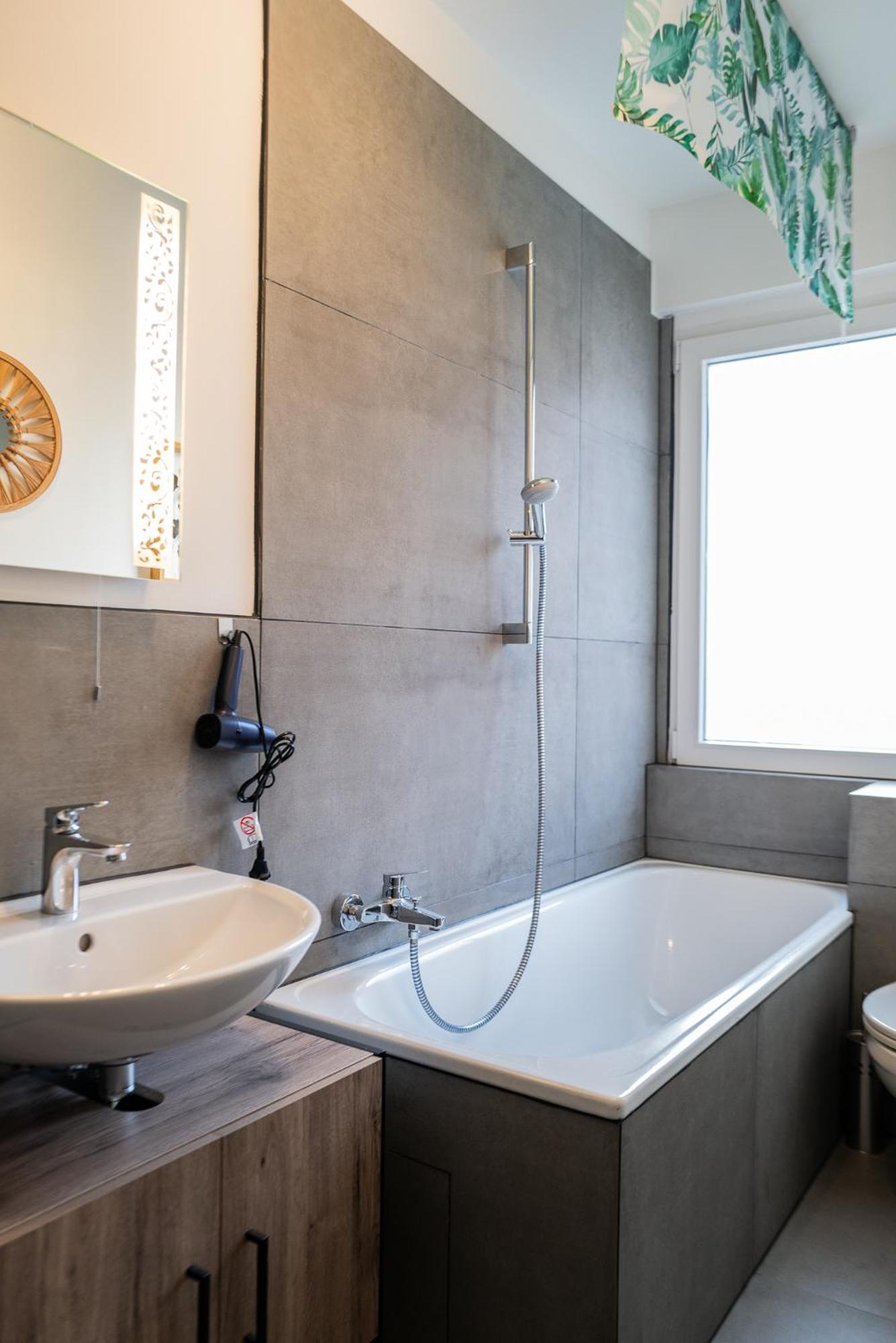 #412 Komfortable, Stilvolle Wohnung Fuer 6 Personen Muelheim an der Ruhr Ngoại thất bức ảnh